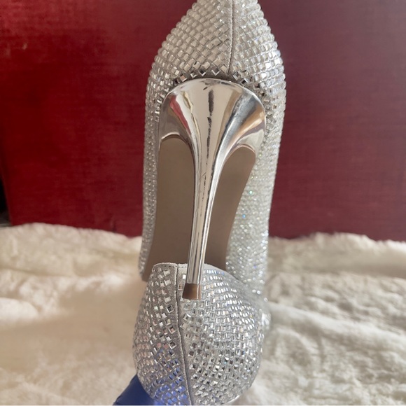 PreLoved Steve Madden Rhinestone pumps - Picture 5 of 8